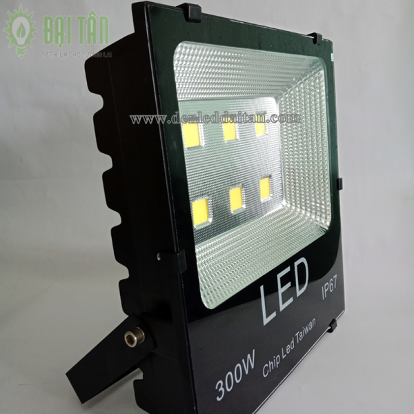 Đèn led pha 300w IP67 – Đại Tân